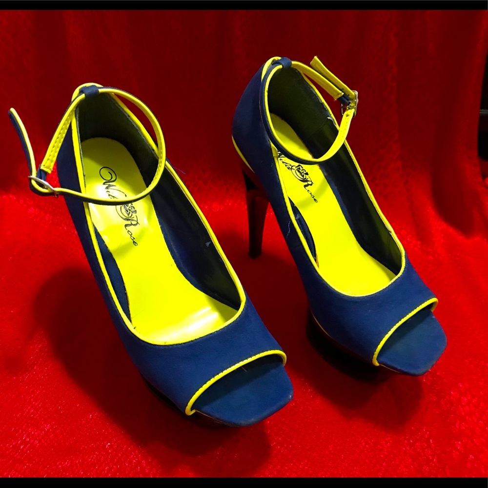 Wild Roses women shoes high heels Size 7.5